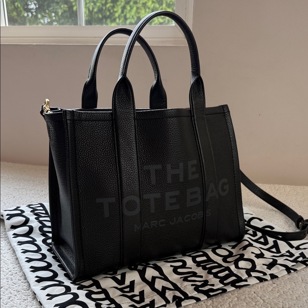 Marc Jacobs Black Leather Tote